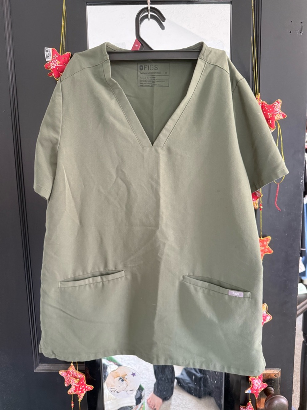 FIGS Moss Casma - Three-Pocket Scrub Top